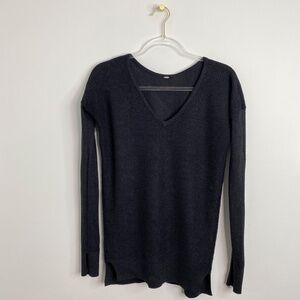 Lululemon Women's 6 The Sweater Life Gray V Neck Waffle Knit Pullover Top